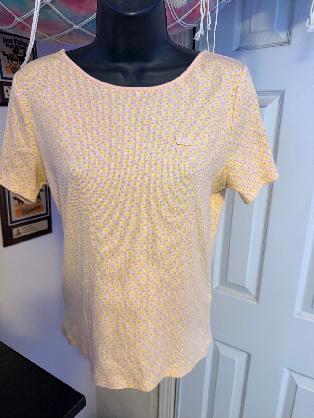Levi's Pale Yellow Floral Short Sleeve Crew Tee